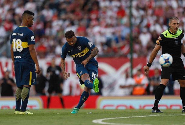 Cardona ya ejecutó un soberbio tiró que se convertirá en gol