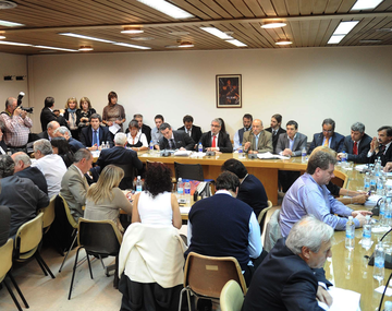 El oficialismo dio dictamen al proyecto de Presupuesto 2013