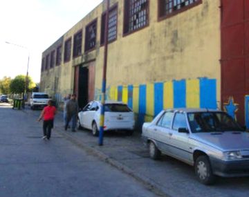 Atacó a los tiros a los hombres que piropearon a su hijastra