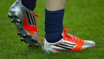 los botines de messi en homenaje a thiago los botines de messi en homenaje a thiago