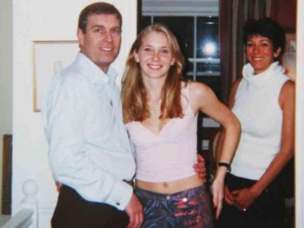 El príncipe Andrés con Virginia Giuffre. Foto:  The Grosby Group El príncipe Andrés con Virginia Giuffre. Foto:  The Grosby Group