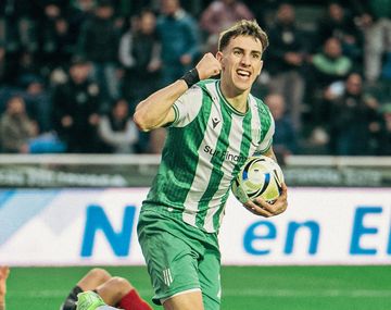 Riquelme se mueve en silencio: Boca sondeó a Auzmendi