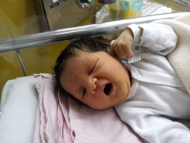 Una agente de Policía Federal que custodia a beba hallada en Recoleta quiere adoptarla