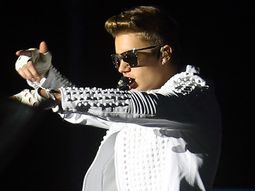 justin bieber fue acusado de atacar a huevazos a su vecino justin bieber fue acusado de atacar a huevazos a su vecino