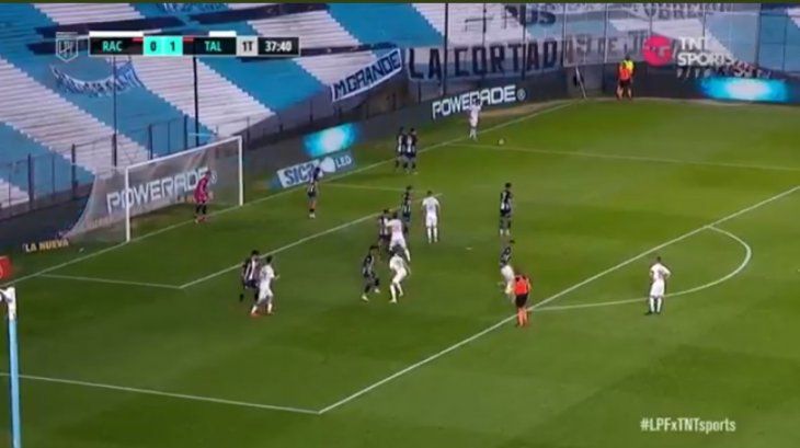 El polémico penal que cobró Loustau en Racing-Talleres
