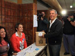 el referente de macri en neuquen se quejo por votar con las cenizas el referente de macri en neuquen se quejo por votar con las cenizas