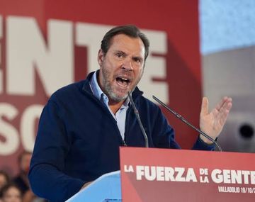Sirve de ejemplo: un ministro de Pedro Sánchez usó a Milei para atacar a la derecha y agradeció su visita