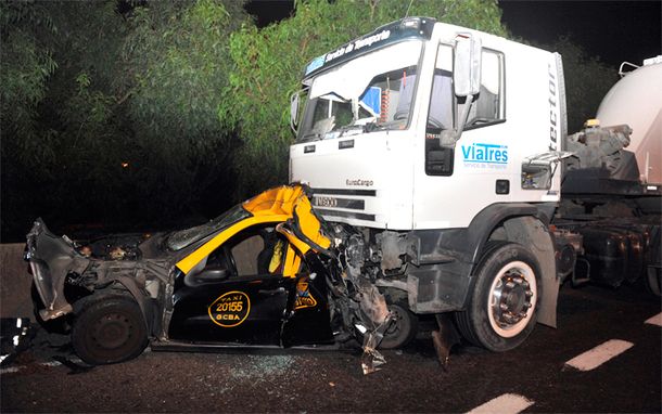 Un camión embistió a un taxi en la Ricchieri: un muerto