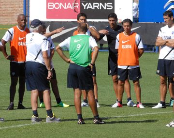 Carlos Bianchi aplica cirugía mayor en Boca