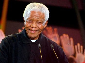 Operaron a Mandela para extraerle cálculos biliares