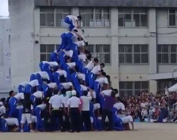 Falló una pirámide humana 