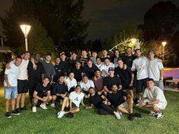 el plantel de boca se reunio tras el triunfo ante barracas: los tres ausentes el plantel de boca se reunio tras el triunfo ante barracas: los tres ausentes