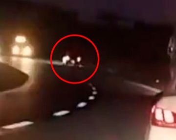 Impactante video en Altas Cumbres: pasó un colectivo en la ruta y casi chocan de frente