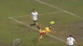 directo al puskas: fantastico gol de escorpion en el futbol italiano directo al puskas: fantastico gol de escorpion en el futbol italiano