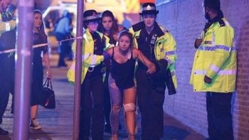 Explosión en un recital de Ariana Grande - Crédito: @EliuNuila Explosión en un recital de Ariana Grande - Crédito: @EliuNuila