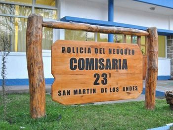 Le robaron la billetera en la comisaría