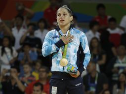 la emocion de pareto al escuchar el himno argentino y recibir la medalla de oro la emocion de pareto al escuchar el himno argentino y recibir la medalla de oro