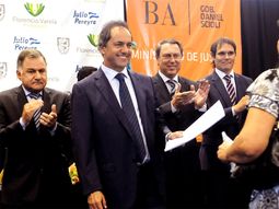 no me preocupa que me peguen palos, no quiero que le peguen mas a la gente no me preocupa que me peguen palos, no quiero que le peguen mas a la gente