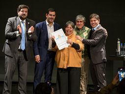 axel kicillof entrego 299 escrituras a familias de dolores: hace falta un estado presente axel kicillof entrego 299 escrituras a familias de dolores: hace falta un estado presente
