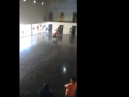 Escándalo en cárcel de Chaco: suspendieron a un guardia tras una pelea a facazos entre presos