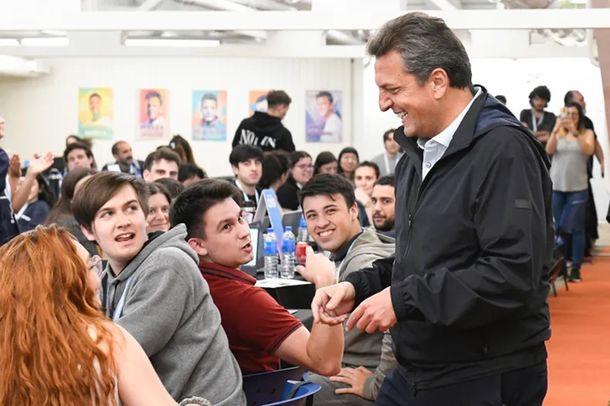 Sergio Massa visitó el centro de cómputos de Unión por la Patria
