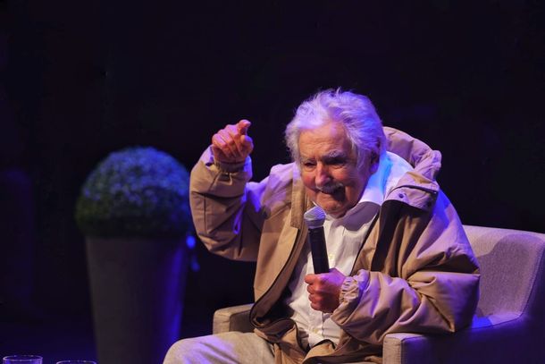 El expresidente José Mujica aseguró que el gobierno hace un planteo electoral con el atraso cambiario.