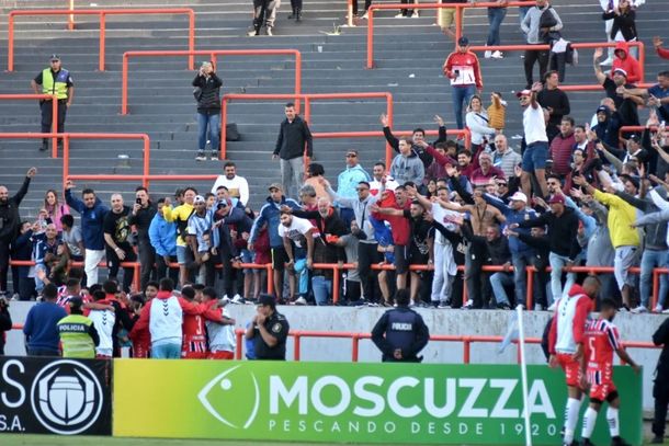Mar del Plata: hinchas de Aldosivi fueron reprimidos por la policía