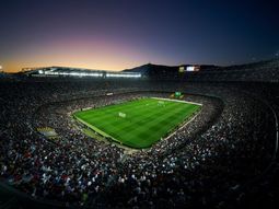 Los hinchas de Barcelona pidieron por Lionel Messi en el Camp Nou