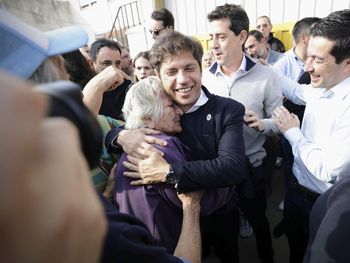 Wado de Pedro y Axel Kicillof recorrieron el Conurbano