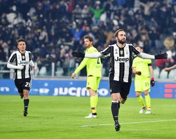 Higuaín celebra su primer tanto de la noche&nbsp;