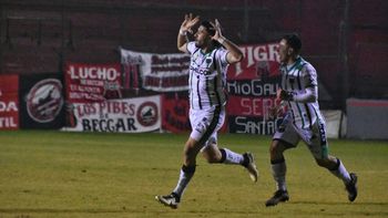 el vestuario de nueva chicago se dividio luego de la detencion de maduro en venezuela el vestuario de nueva chicago se dividio luego de la detencion de maduro en venezuela