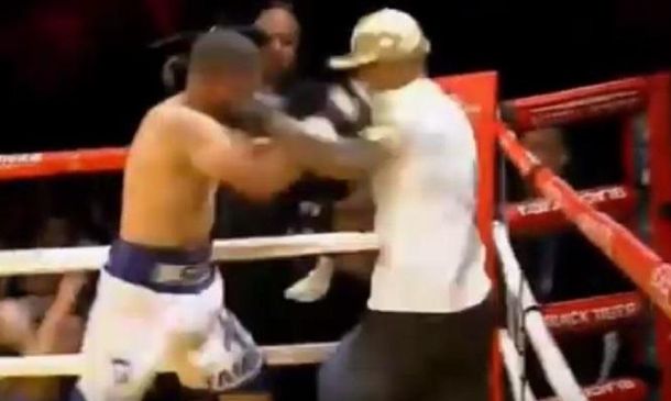 López siguió con las piñas después del nocaut