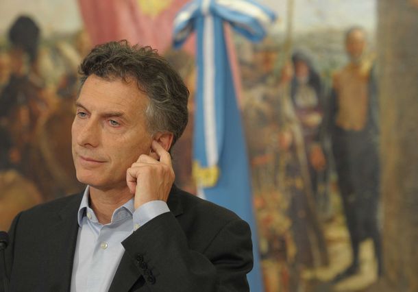 Macri aseguró que mantendrá la nacionalización de YPF y las AFJP, y la AUH