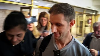 hijastro de una de las jubiladas implicadas complico mas a adorni: declaro un pago adicional