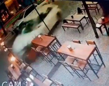 Así fue el choque que pudo haber terminado en tragedia en Palermo