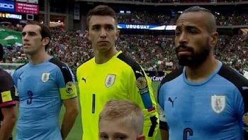 papelon en la copa america: a uruguay le pusieron el himno de chile papelon en la copa america: a uruguay le pusieron el himno de chile