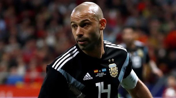 Ni de 5 ni de central: el video viral que quiere a Mascherano afuera de la Selección