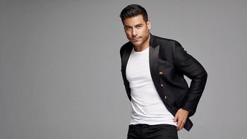 Carlos Rivera, uno de los cantantes más exitosos de México. Carlos Rivera, uno de los cantantes más exitosos de México.