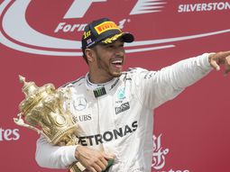 hamilton gano en silverstone y acecha al lider de la formula 1 hamilton gano en silverstone y acecha al lider de la formula 1