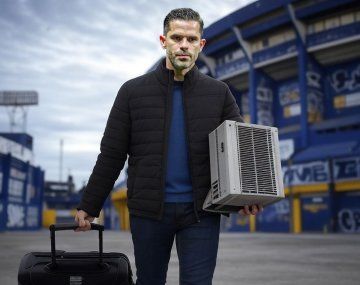 Gago se fue de Boca y estallaron los memes.