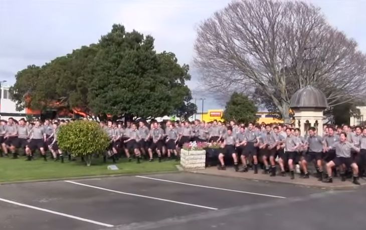 Haka para despedir a su profesor favorito