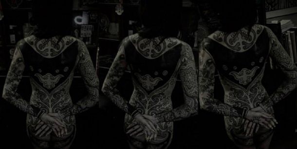 Con otro desnudo, Candelaria Tinelli mostró cómo quedó su tatuaje terminado