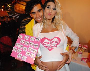 A Cinthia Fernández no hay corpiño que le aguante