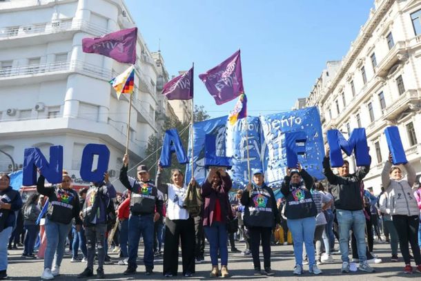Día del Trabajador: sindicatos y movimientos sociales marcharon contra los condicionamientos del FMI