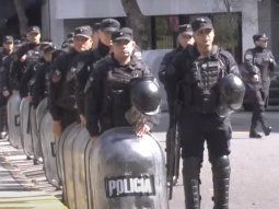 La Infantería de la Policía de la Ciudad se apostó en la casa de Cristina pero se retiró