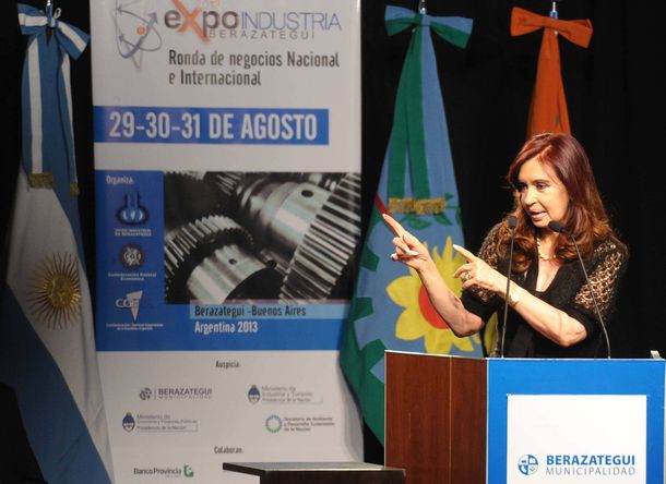 CFK: Los fondos buitre se quieren llevar puesto al país