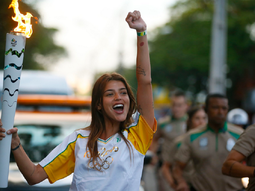 polemica con calu rivero porque llevo la antorcha de los juegos olimpicos polemica con calu rivero porque llevo la antorcha de los juegos olimpicos