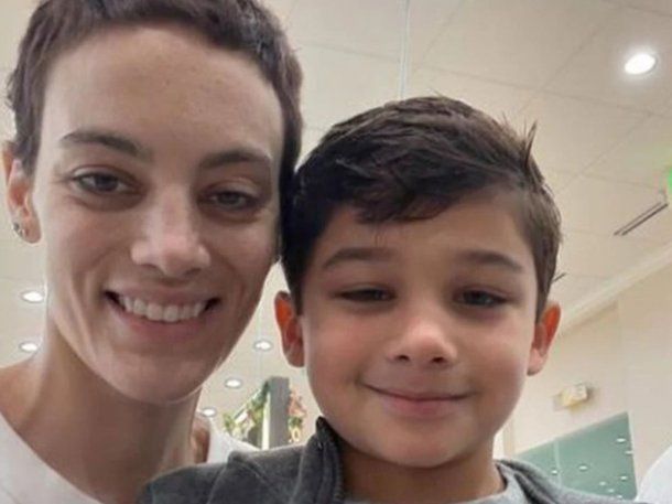 Murió Cat Janice, la cantante con cáncer que viralizó un tema propio para ayudar a su hijo de 7 años