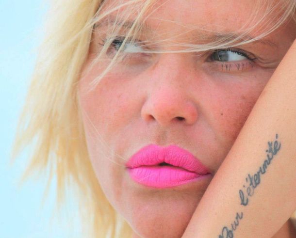 El romántico y sensual álbum de las vacaciones de Nazarena Vélez y su esposo