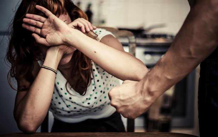 En 17 años, la Oficina de Violencia Doméstica atendió en promedio a 42 personas por día